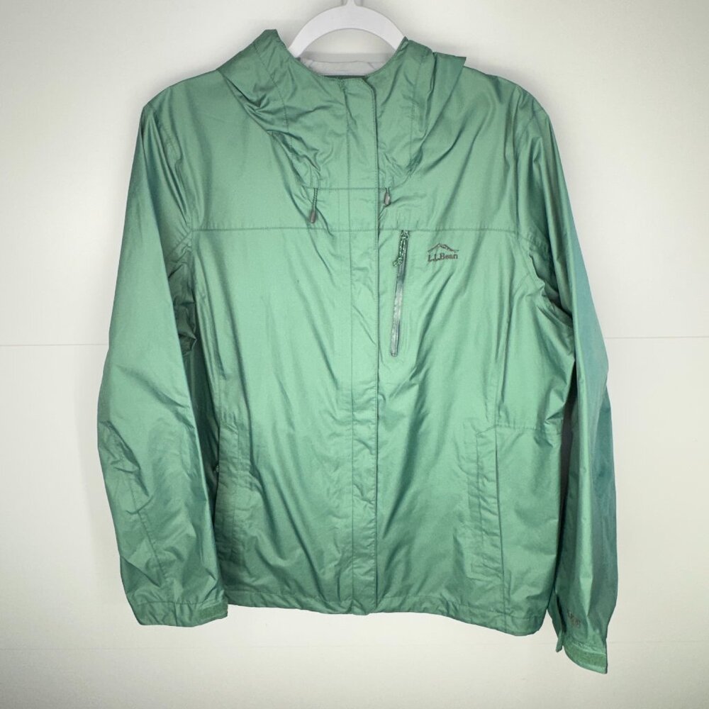 L.L.Bean Petite Trail Model Rain Jacket in Clover Green